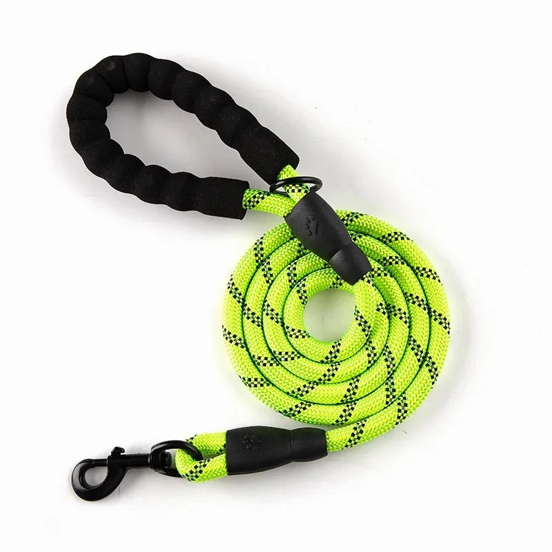 150 cm Durable Reflective Dog Leash for Large, Medium, and Small Breeds, Ideal for Golden Retrievers and Active Pets