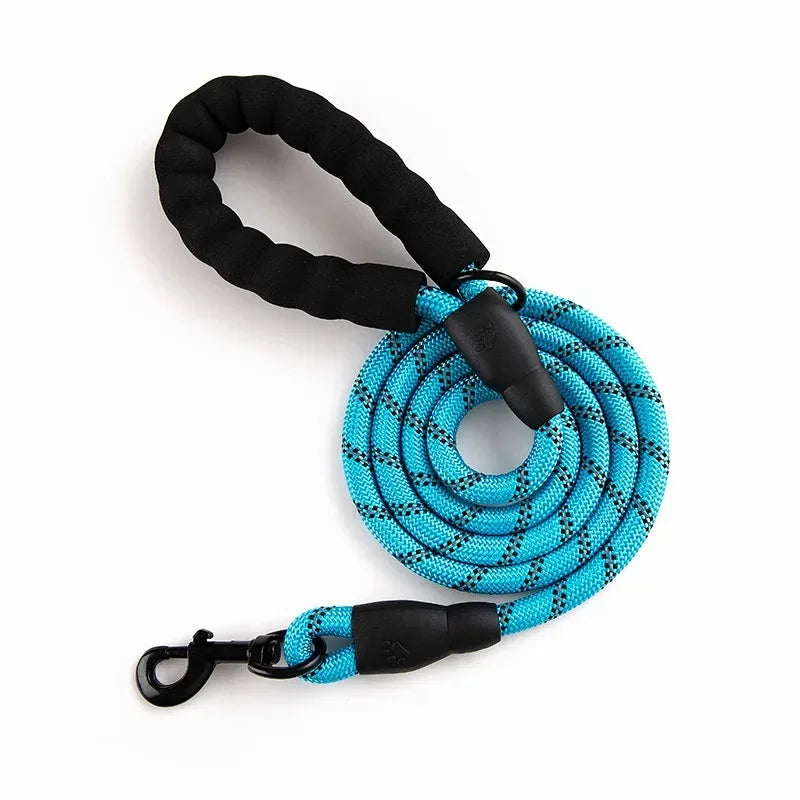 150 cm Durable Reflective Dog Leash for Large, Medium, and Small Breeds, Ideal for Golden Retrievers and Active Pets