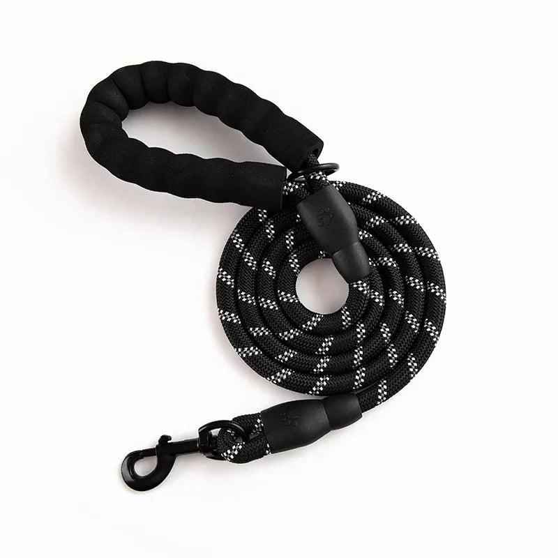 150 cm Durable Reflective Dog Leash for Large, Medium, and Small Breeds, Ideal for Golden Retrievers and Active Pets