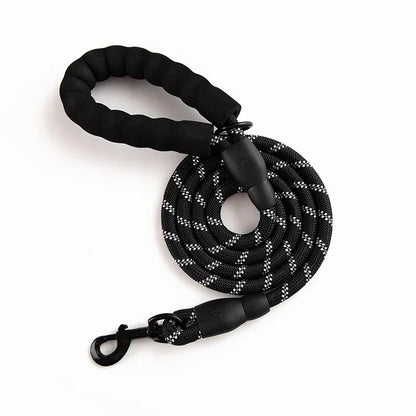 150 cm Durable Reflective Dog Leash for Large, Medium, and Small Breeds, Ideal for Golden Retrievers and Active Pets